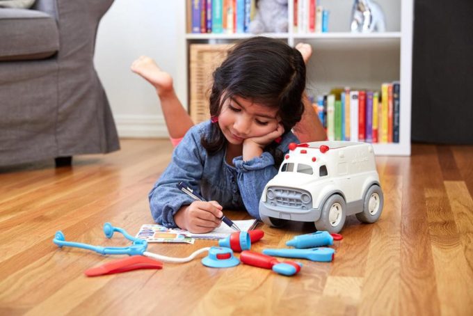 Green Toys Ambulance en doktersset spelen