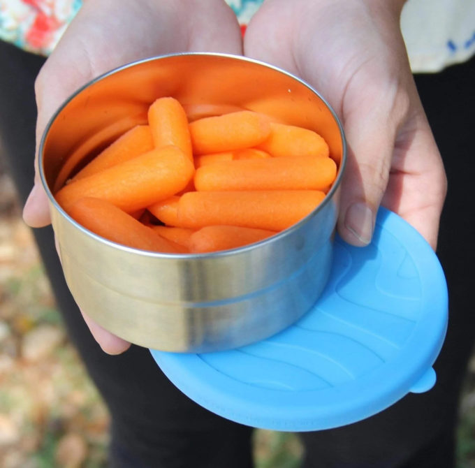 EcoLunchbox Seal Cup Medium hand